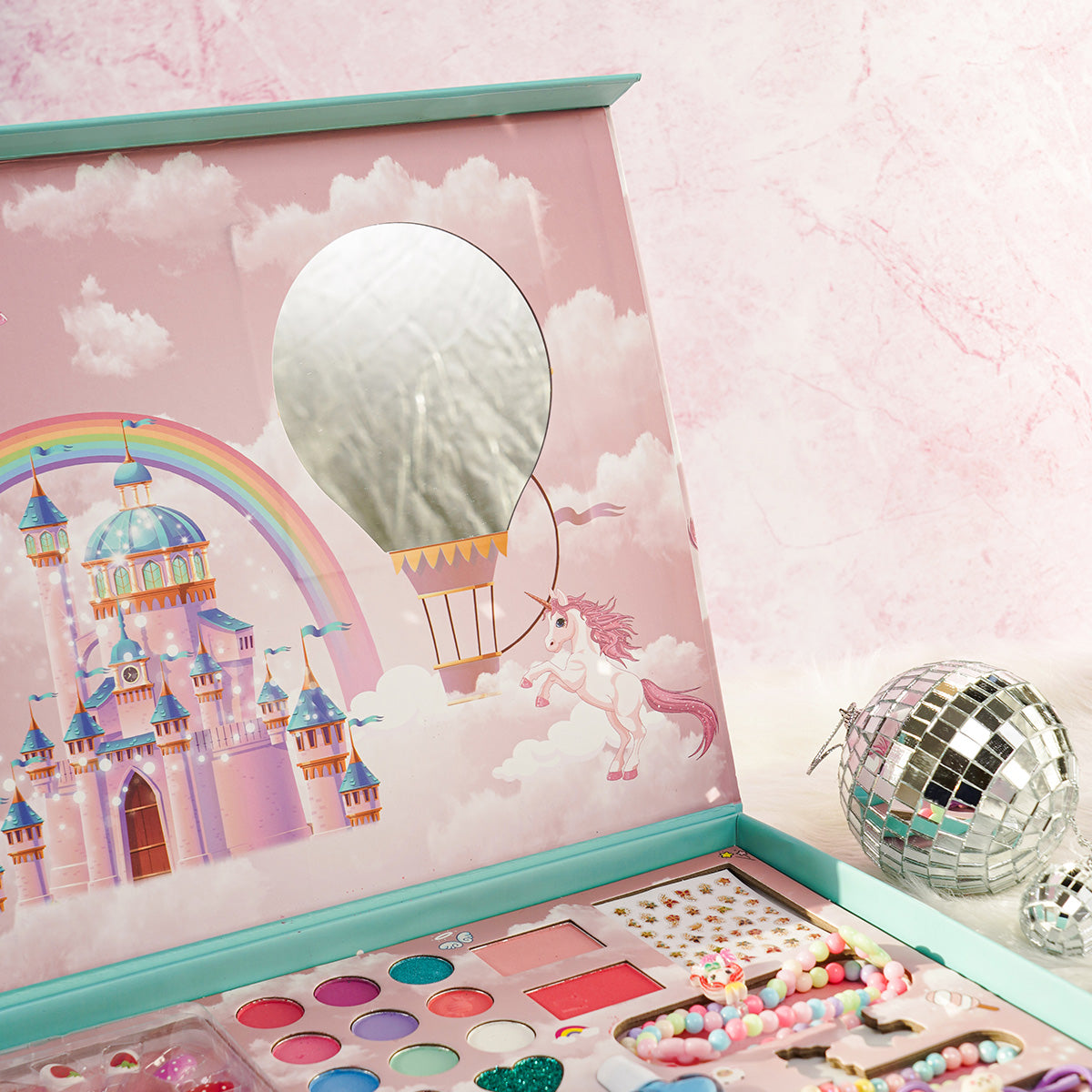 ilearnngrow 28 pcs Make up and accessories Hamper