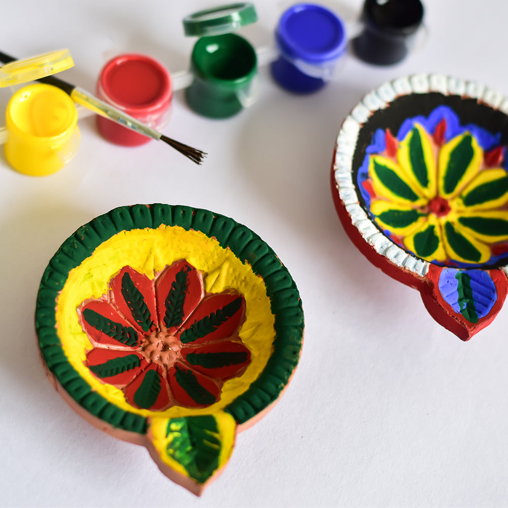ileanngrow DIY Diwali Diya Making Kit with 5 Earthern diyas and six paint colors